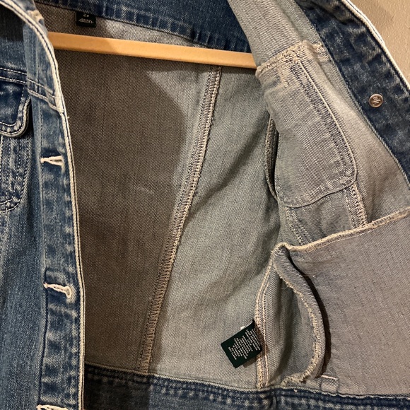 Lauren Ralph Lauren cropped jean jacket with blue flower embroidered cuffs - Picture 6 of 8